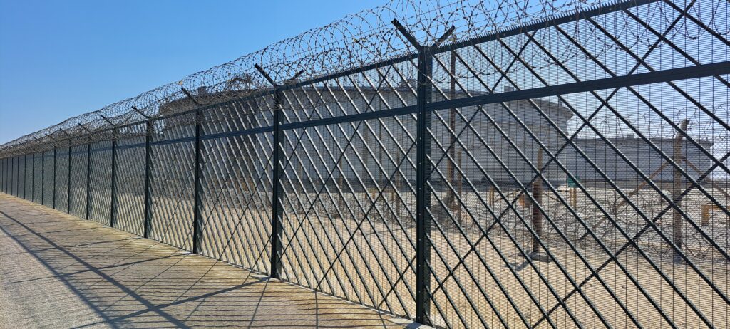 A-1 Akat® NG 30: Delay-Rated Fencing